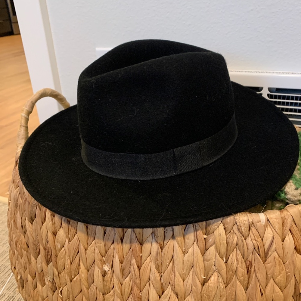 Anthropologie black felt fedora!
